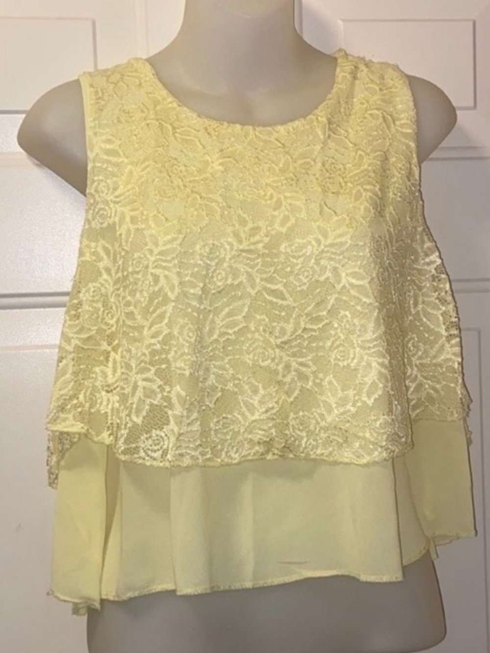 Lace Layered Chiffon Sleeveless Camisole - Yellow Size Approximately S